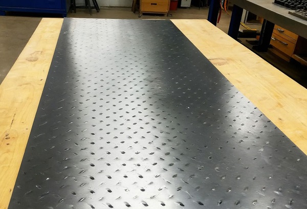 Лист рифленый стальной